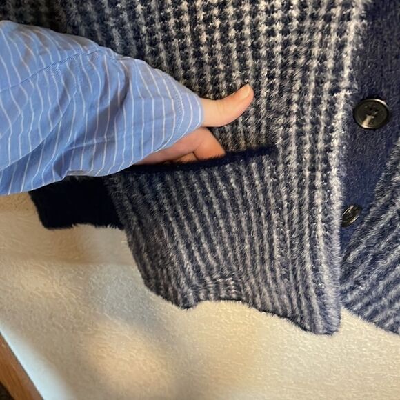 COURT & ROWE-Houndstooth Eyelash Knit Cardigan in Navy Size Small - Picture 5 of 8